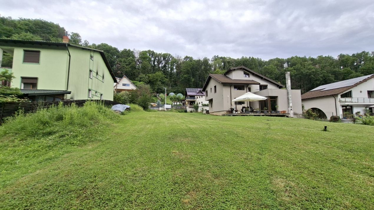Teren intravilan 1203 mp Bascov-Florea zona Superba - Poză 2