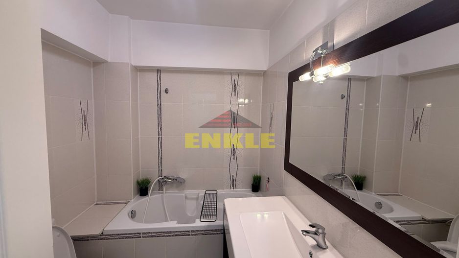 DE ÎNCHIRIAT – APARTAMENT ULTRAMODERN CU 3 CAMERE - Poză 12