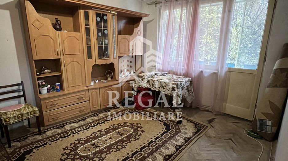 Apartament de vânzare în exclusivitate – Zona Micro 4 etaj 2/4 - Poză 1