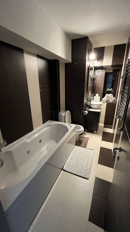 Apartament elegant 3 camere, 110 mp, vedere panoramică pe Bulevardul Decebal - Poză 10