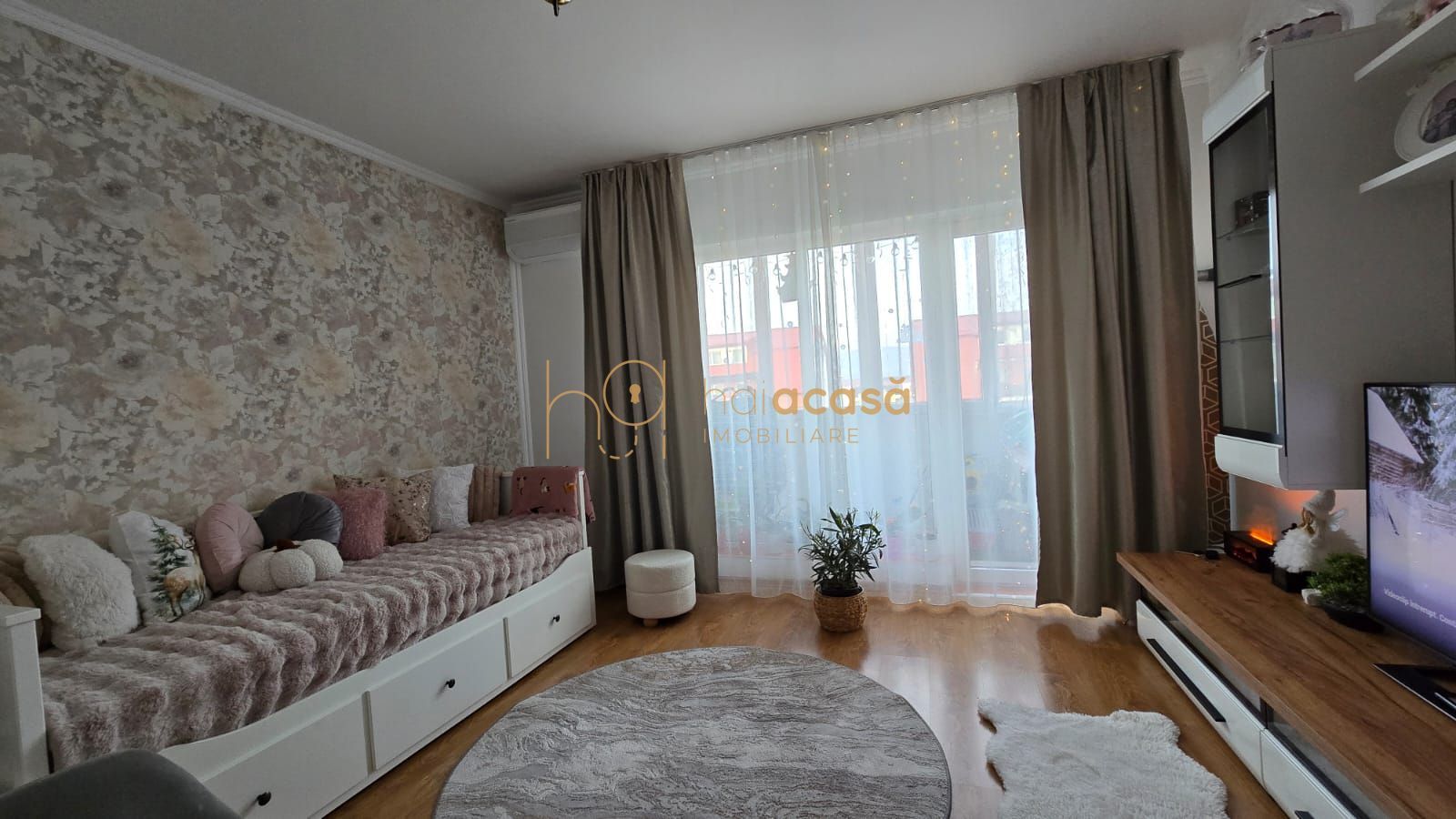 Apartament 2 camere decomandate 53 mp zona Eroilor - Poză 1