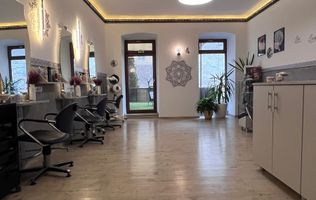 Spatiu comercial de inchiriat- Pretabil salon