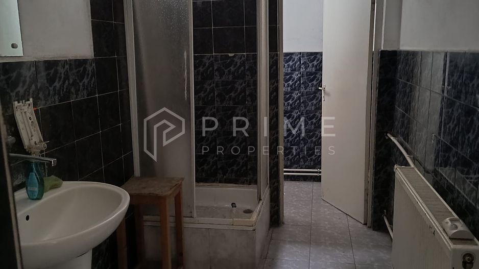 Clădire multifuncțională de vânzare – comerț, birouri și producție. - Poză 9