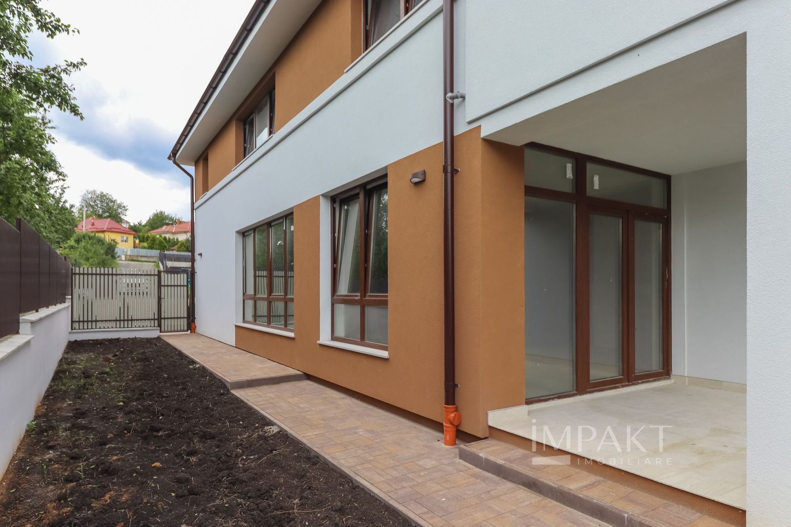 Case cuplate 5 camere si teren de 700 m2 in Feleacu - Poză 38