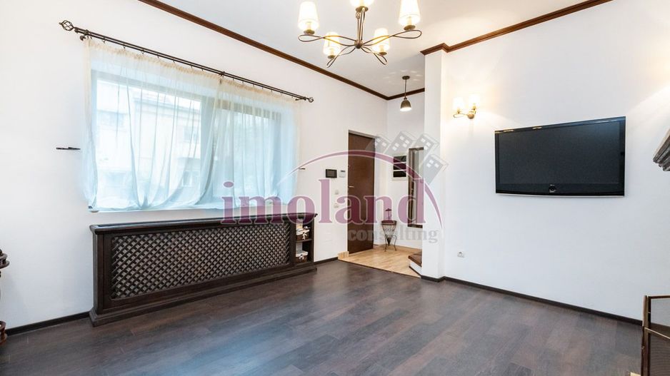 Inchiriere Vila- Rezidential - 6 camere - Piata Dorobanti - Poză 1