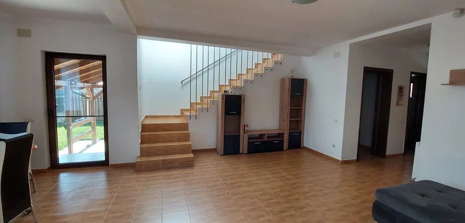 PROPRIETAR inchiriez  (vand ) casa INDIVIDUALA  P+M in Dumbravita - Poză 1