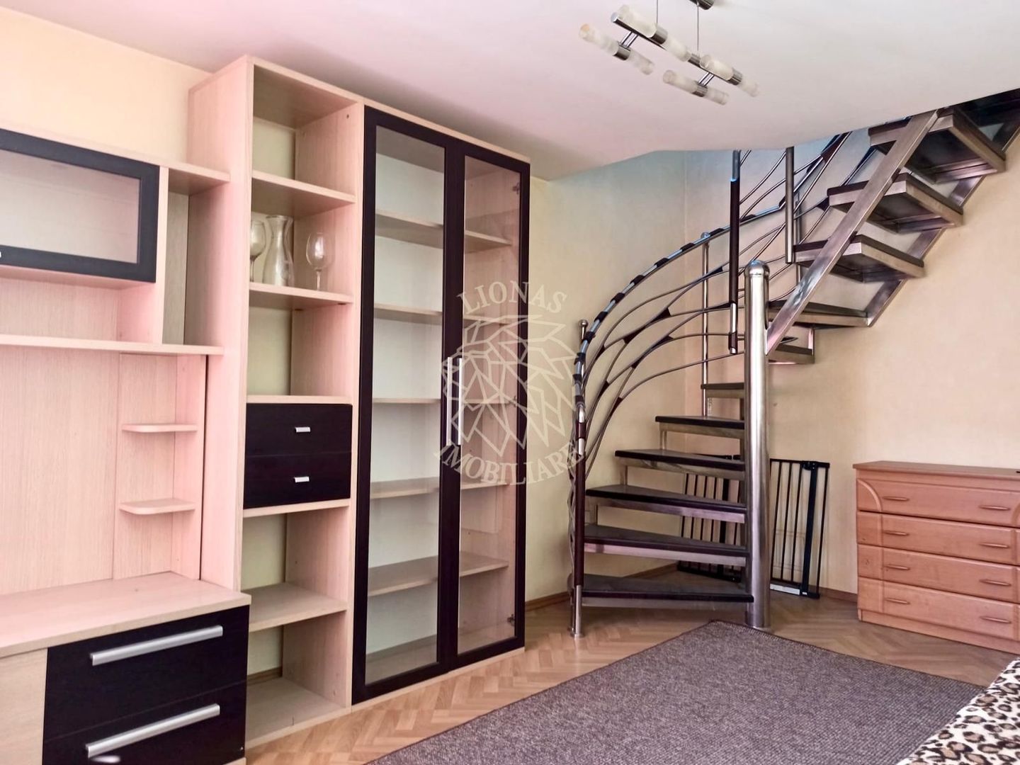 Apartament cu mansarda 4 camere 100 mp-dressing-mobilat-Imparat Traian - Poză 4