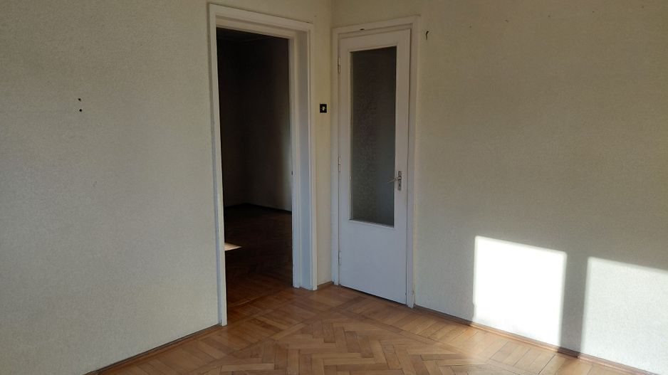 Apartament 2 camere, Tiglina 2, etaj 4,  balcon mare, liber! - Poză 2