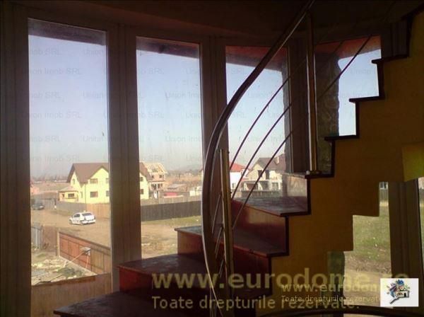 Euro Dome Grup: Casa singur in curte in zona Tractoru - Poză 2