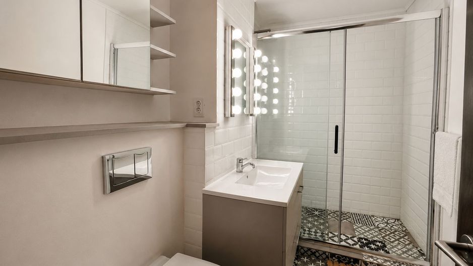 Comision 0, Apartament 3 Camere, Renovat, Etaj 4 din 5, Zona Bucovinei - Poză 5