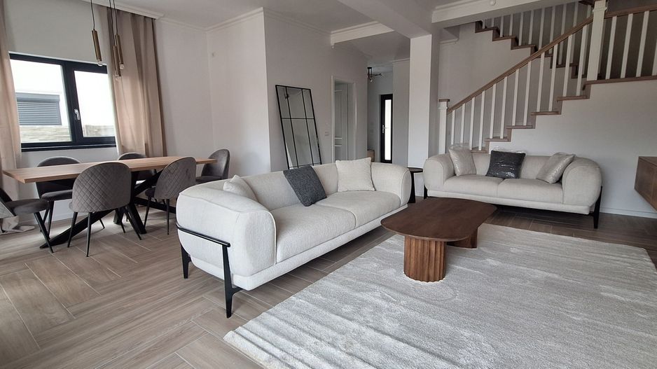 Duplex frumos cu arhitectura mediteraneana - Poză 1