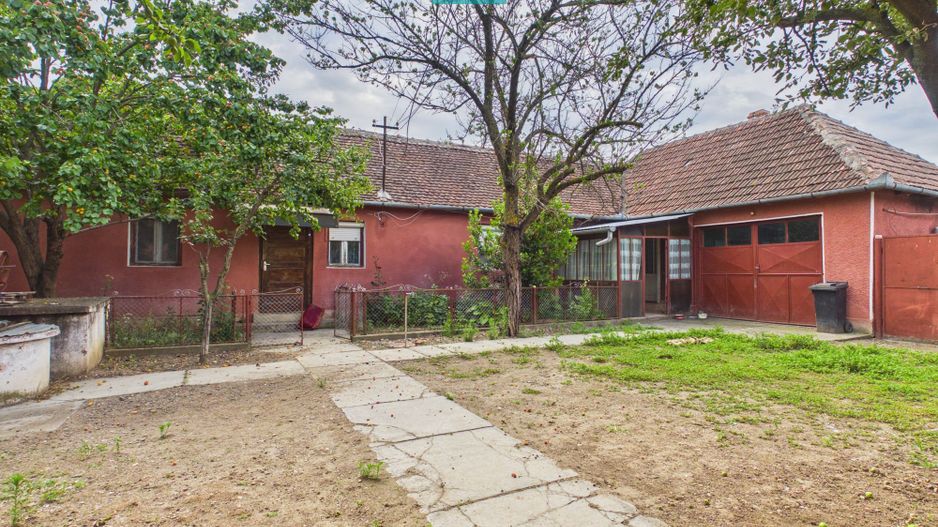 Casă din cărămidă 6 camere – Ineu - Poză 3