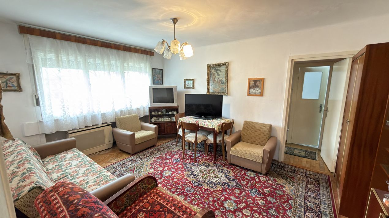 Apartament 3 camere MV1 Str. Gladiolei 6 Etaj III - Carei - - Poză 2