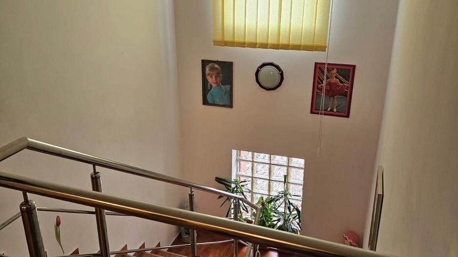Casa- Str Tismana, zona Spitalul nr 1 - Poză 12