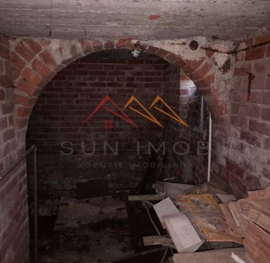 Casa 3 camere, ultracentral, fara trafic auto, Campina, Prahova - Poză 5