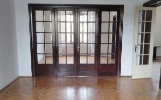 Apartament în vilă interbelică - Poză 1