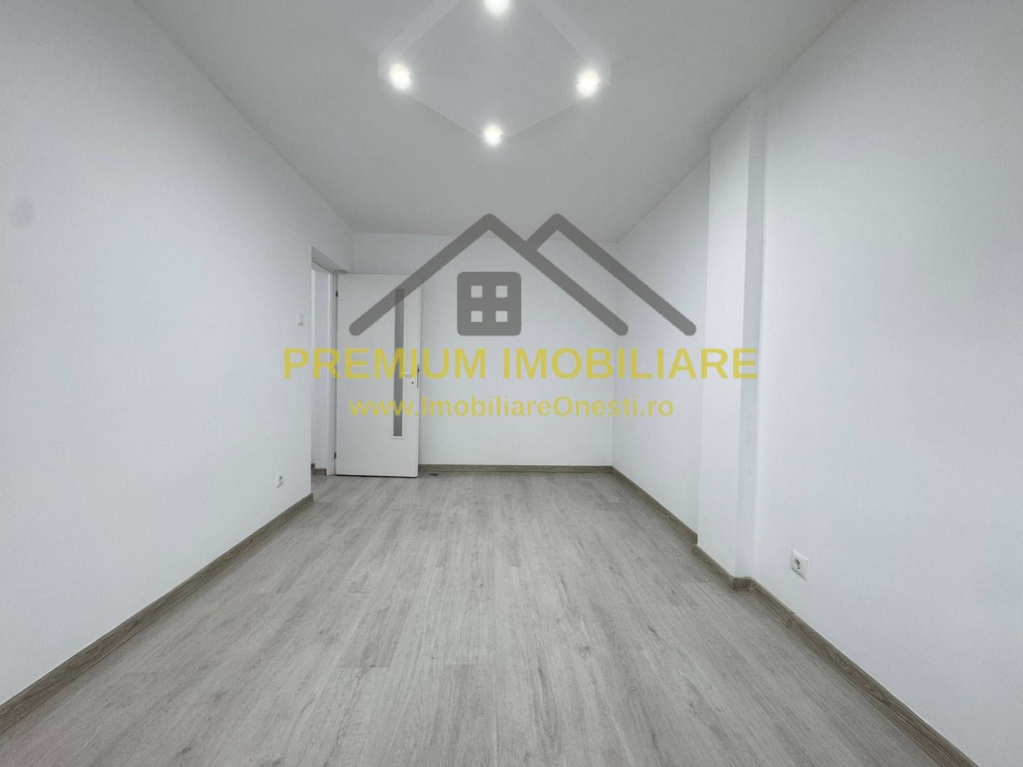 Apartament 2 Camere - Decomandat - Etaj 1 - Poză 3