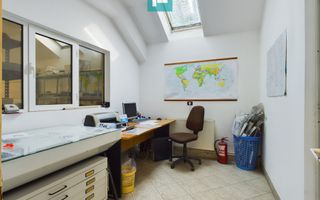 Clădire cu destinație comercială în Grădiște - Poză 4