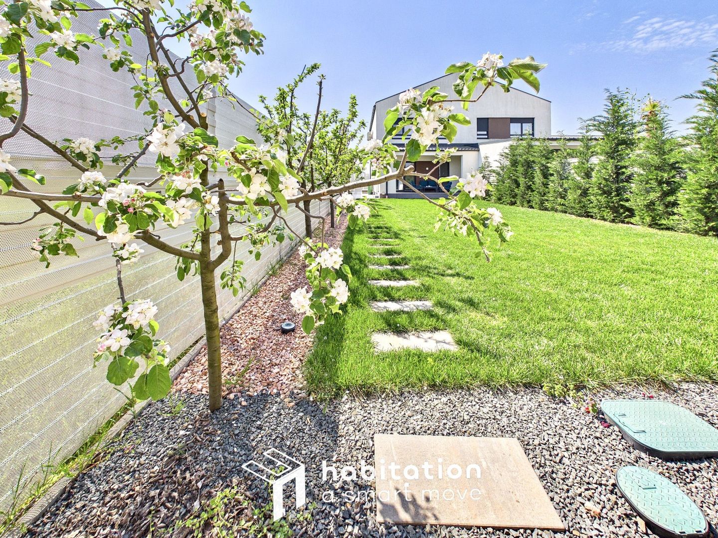 Duplex elegant si luminos, cu o curte impresionantă, Dumbrăvița - Poză 1