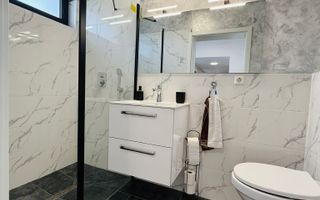 Giroc Central | Casă renovată 2025 | Teren până la 2000 mp | Locație excelentă - Poză 12