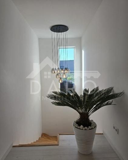 Penthouse 120 mp cu terase generoase - Poză 9