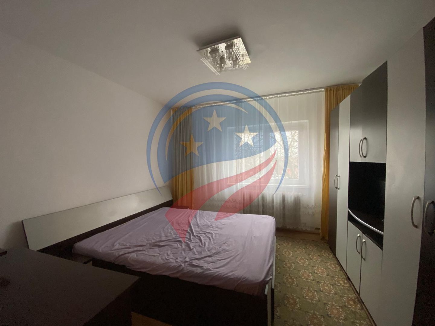 APARTAMENT 3 CAMERE CHIRIE 1 MAI CIUPERCA - Poză 1