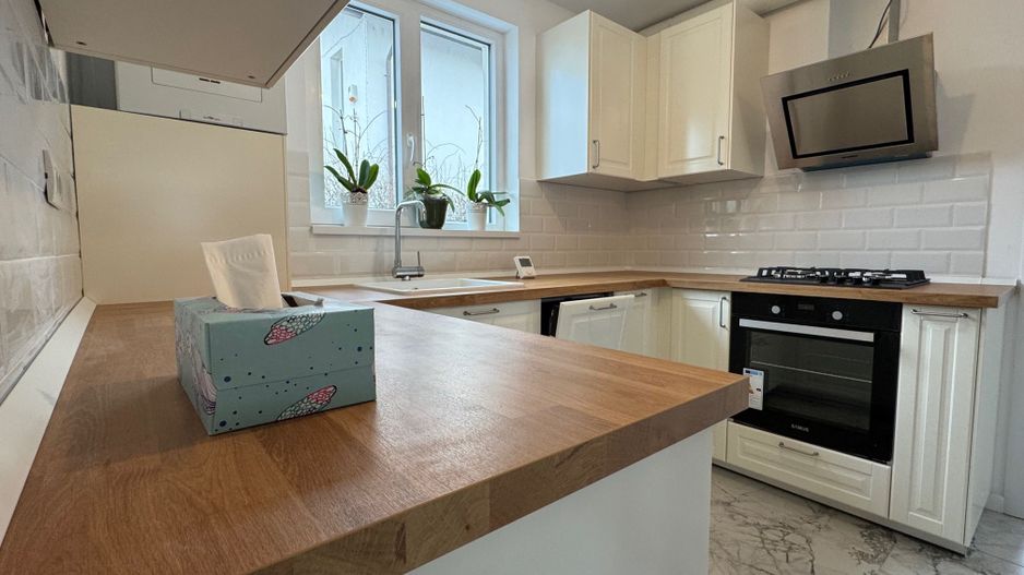 PRIMA CHIRIE, Casa pe parter, 3 camere, 70m2, 23 AUGUST - Poză 2