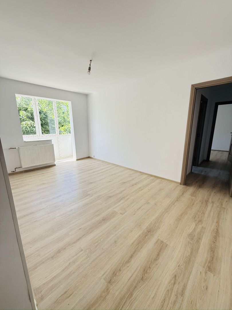 Dacia | 4 Camere  | Etaj Intermediar - Poză 1
