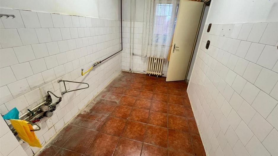 2 cam Girocului parter inalt  cu balcon - Poză 2