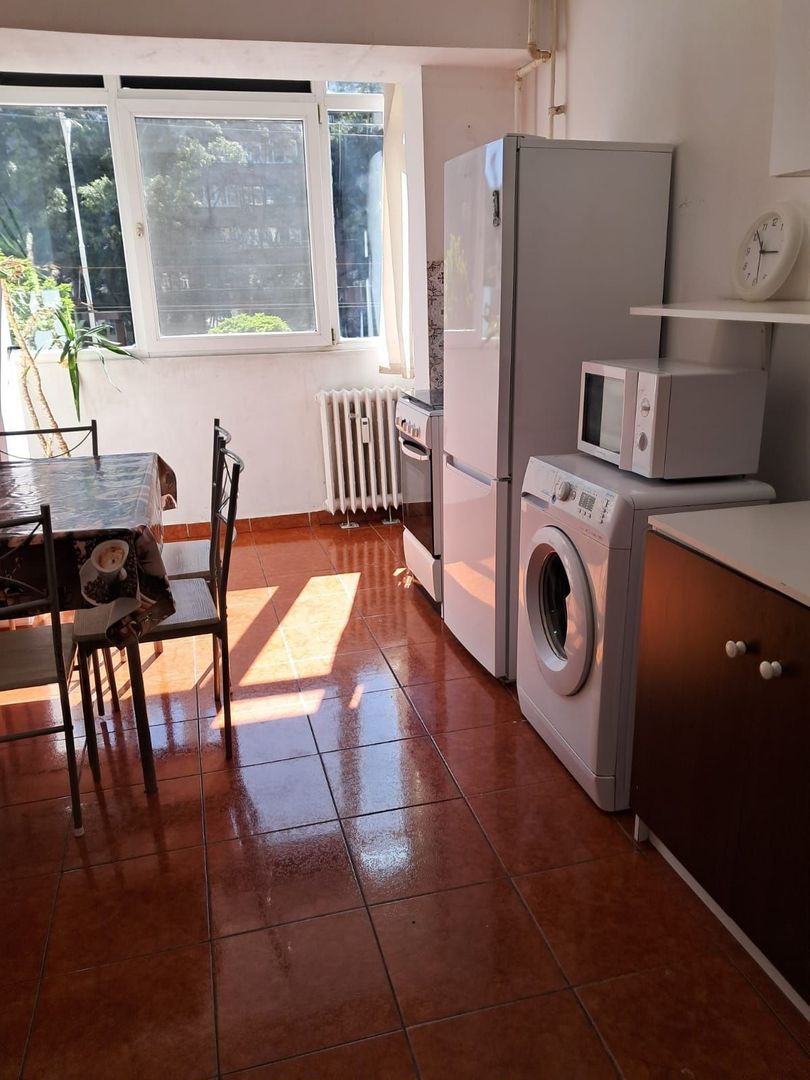 De inchiriat apartament 3 camere zona Gorjului/Lujeurului - Poză 5