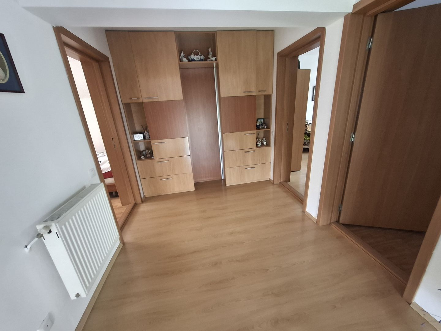 Casă individuală | 160 mp utili | 560 mp teren | Vizavi de intrarea în - Poză 10