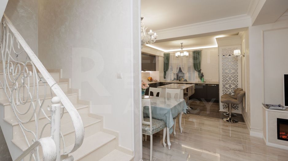 Vânzare,casă, 3 nivele, str. Nicolae Sulac , Codru - Poză 6