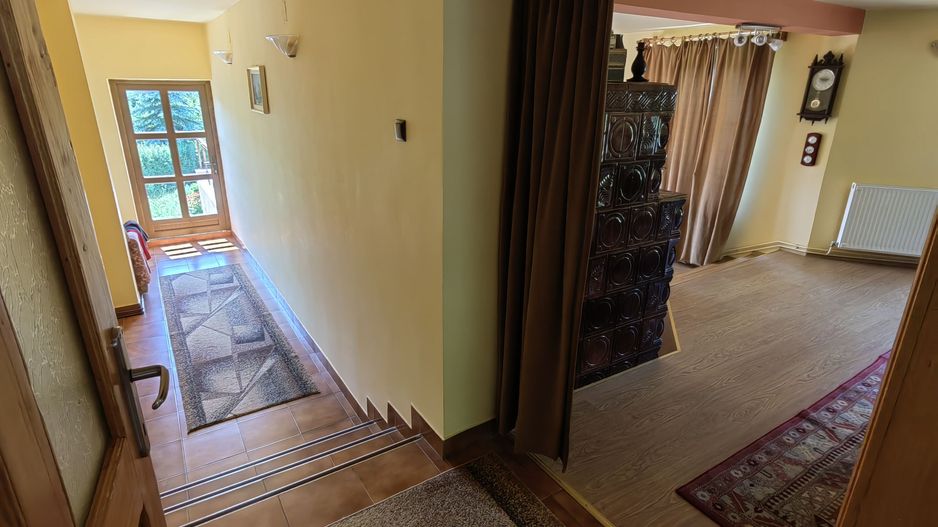 Casa/Vilă  aproape de pădure Vâlcele + 1235 m² teren 160.000 EURO - Poză 5