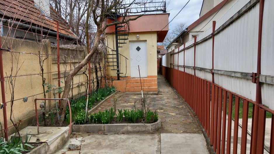 BRASADAS vinde casa 2 cam cu etaj 6 ari zona Bercu Rosu. - Poză 10