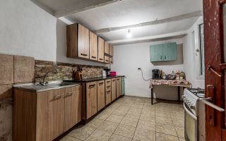 Casă cu teren 3.950 mp | Dorobanți | 63.500 € negociabil - Poză 4