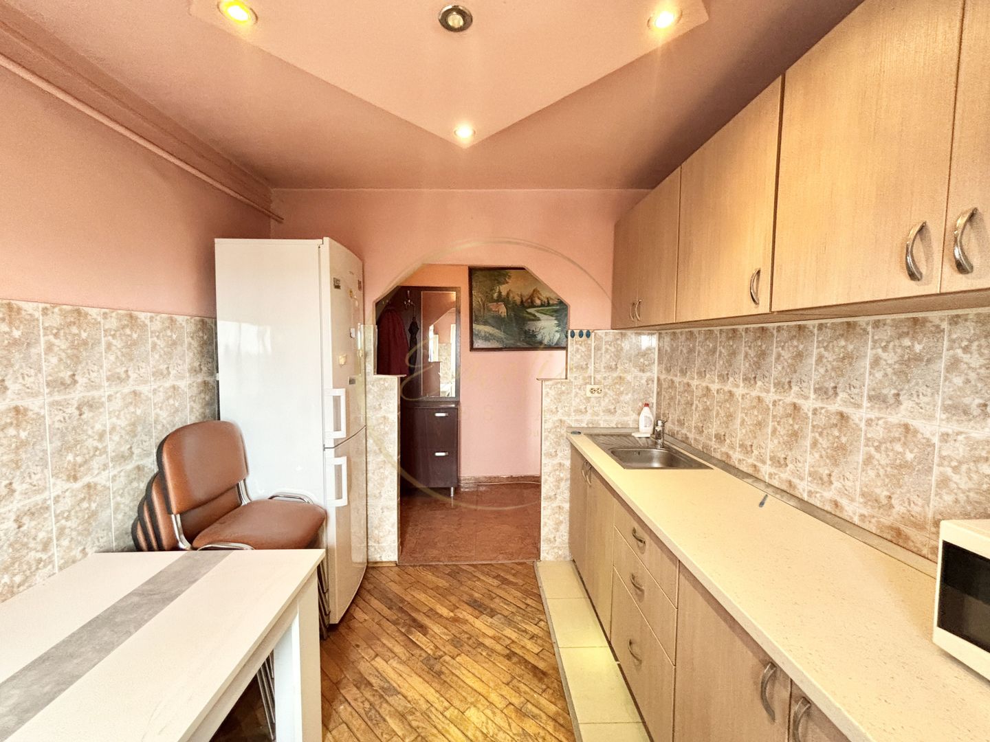 Apartament spațios 2 camere | Balcon închis | Centrală proprie | Freidorf - Poză 4