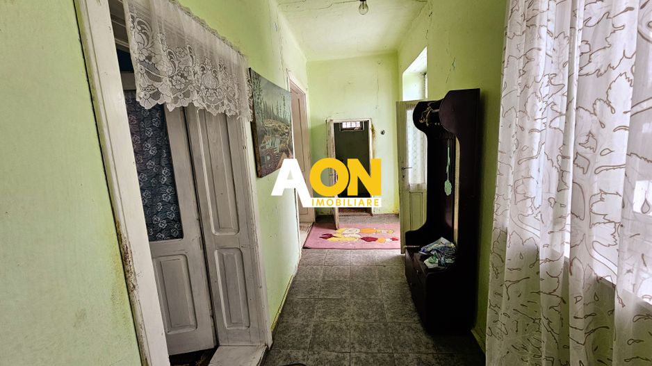 Casă traditională, 3 camere, 1766 mp teren, la asfalt, Vintu de Jos - Poză 6