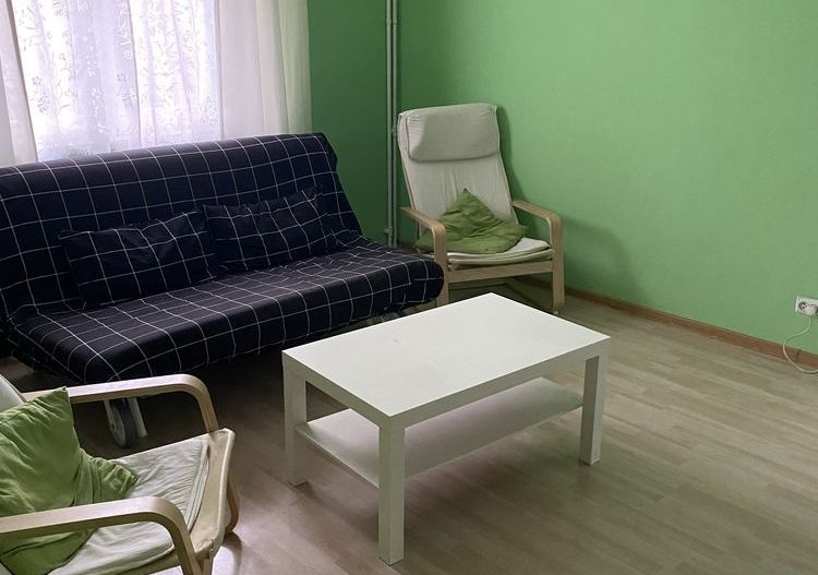 Apartament 2 camere semidecomandat strada Lamotesti - Poză 1