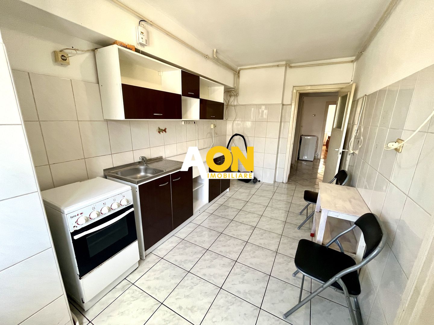 Apartament cu 3 Camere, Etaj 1, Zonă Ultracentrală - Poză 10