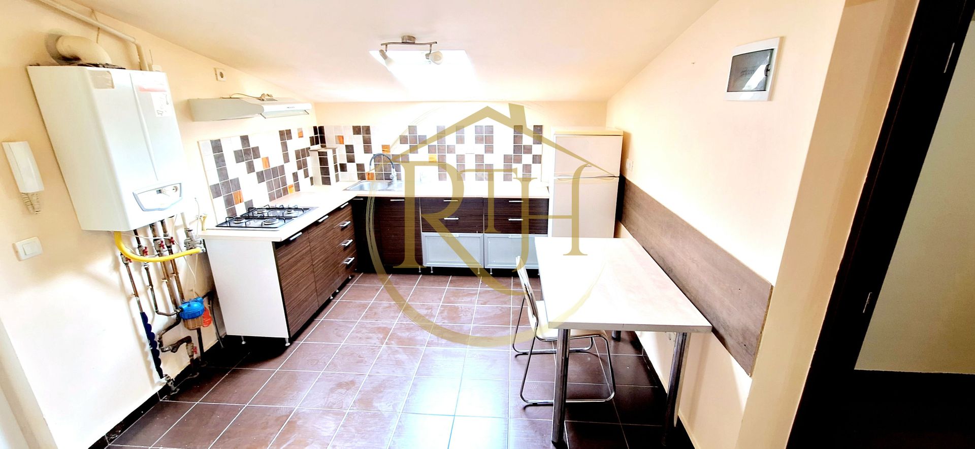 Oferim spre inchiriere,apartament 1 camera, centrala proprie,parcare, complex - Poză 10