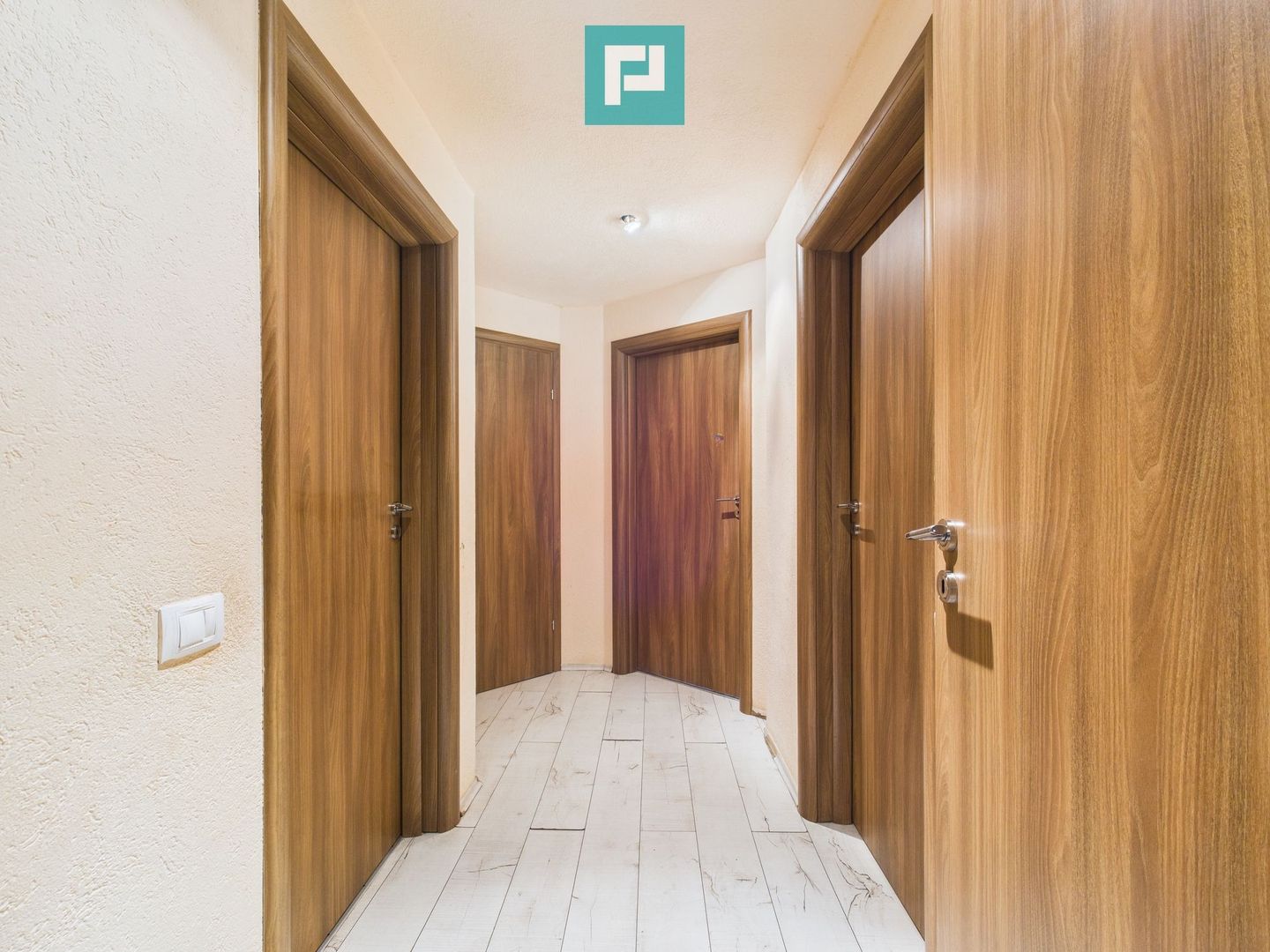 Casă individuală spațioasă, la 10 km de Timișoara - Poză 38