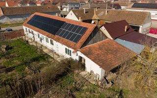 Casă  Sântana cu 3 camere și panouri fotovoltaice - Poză 11