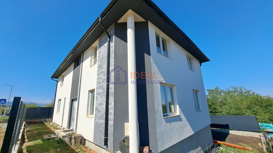 Casa Individuala LA CHEIE cu 250 mp utili, zona Strand - Poză 1