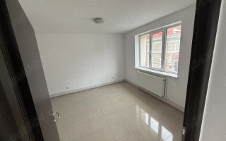 Imobil de inchiriat - Ultracentral 324 mp + curte - Poză 3