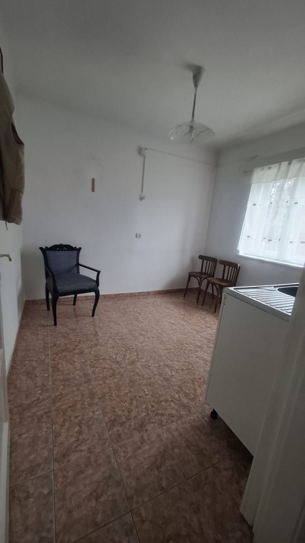 Spațiu cu potențial dublu: locuință sau sediu! - Poză 4