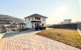 De Inchiriat Casa Individuala 4 camere, 140mp, teren 550mp, Campenesti - Poză 1