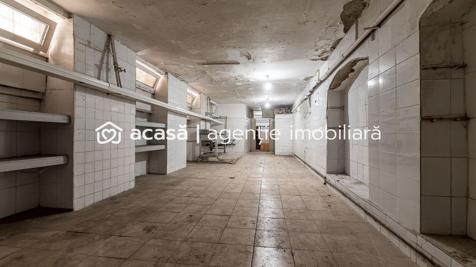 Spatiu comercial ,cu vitrina de  in zona Boul Rosu. - Poză 5