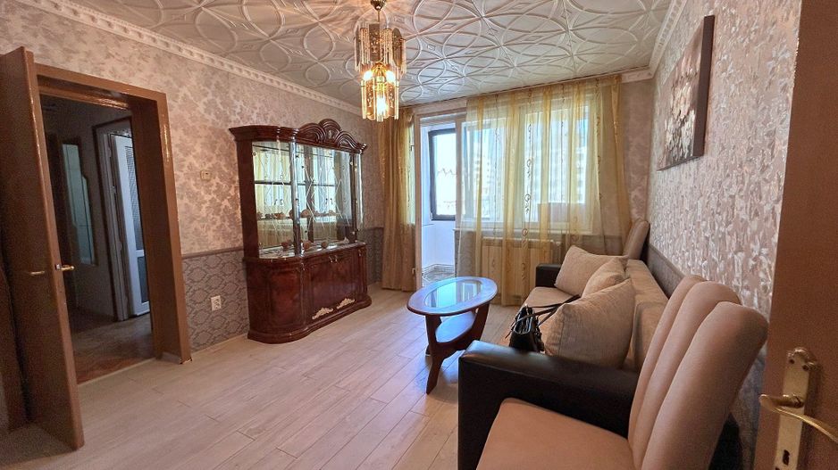 Apartament cu 3 camere  | 55 mp | Centru  |  Comison 0 - Poză 2