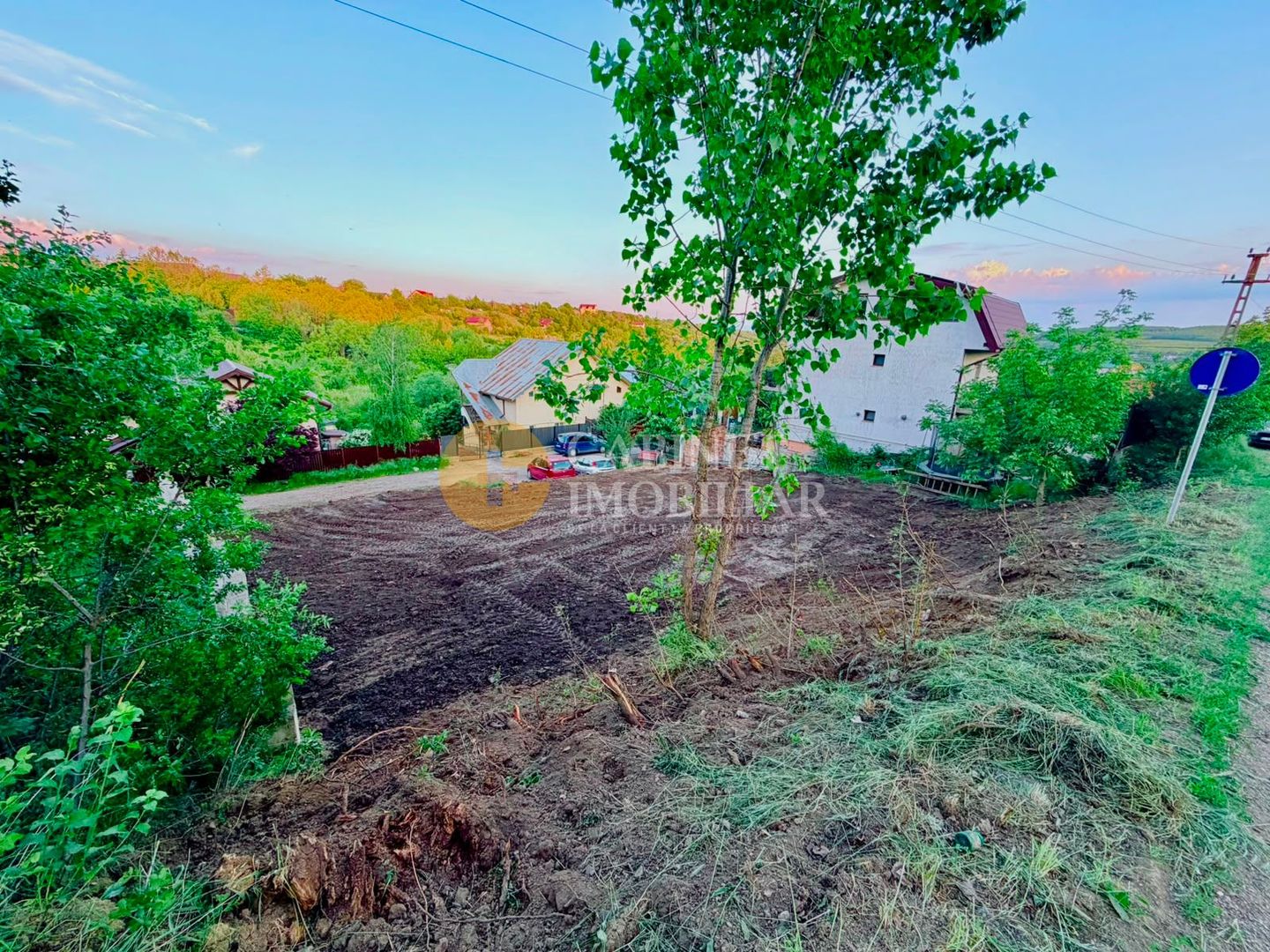 TEREN INTRAVILAN 500 MP REDIU - Pozitie excelentă - 49.000 Euro - Poză 5