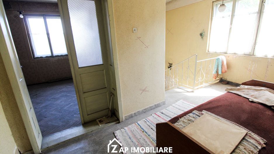Cartierul 7 Noiembrie - Casă P+E Solidă - Singu - Poză 14